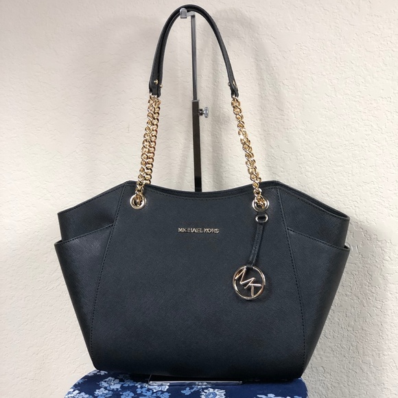 Michael Kors Handbags - Michael Kors Jet Set LG Chain Shoulder Bag Black